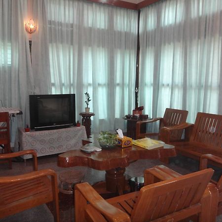 The Rock Villa Янгон Экстерьер фото